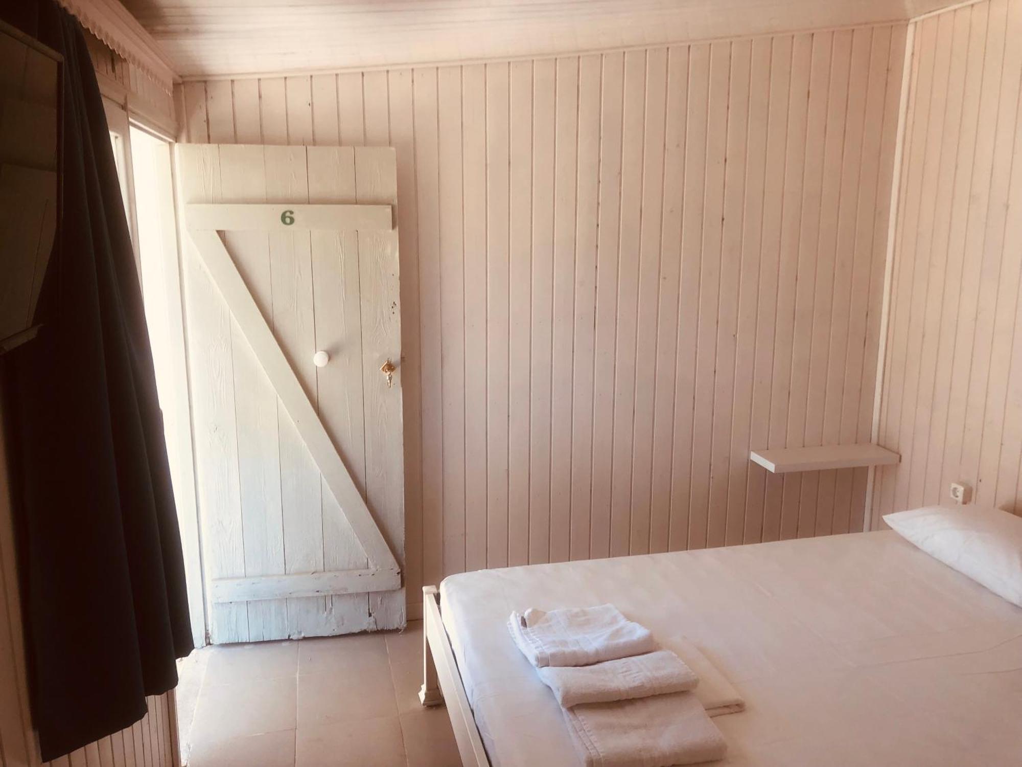 Barreira Beachfront Rooms 6 卡拉马塔 外观 照片